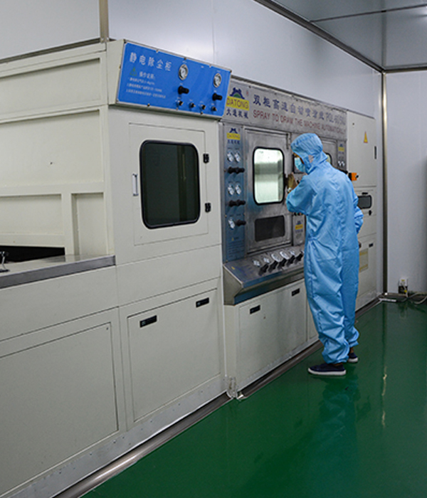 完善的后道工艺车间